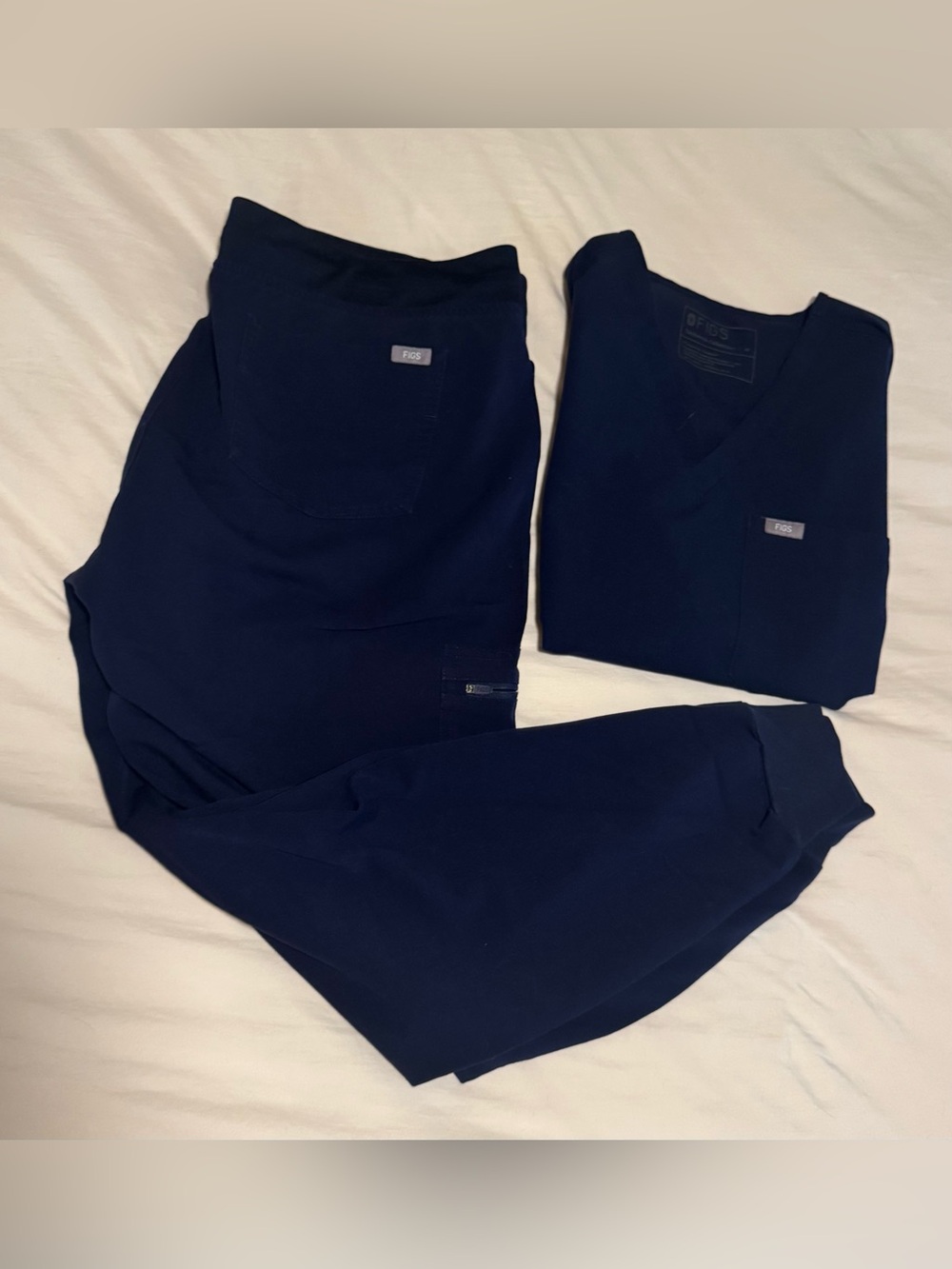 Figs Women's Navy Jogger Scrub set